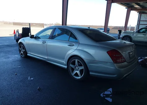 2007 Mercedes-Benz S-Class 5.5L V8 z USA, uszkodzony, nr VIN WDDNG71X57A028201